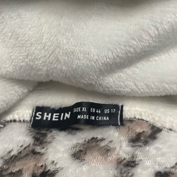 SHEIN Women’s XL White Leopard Print Fleece Jacket - Picture 8 of 13